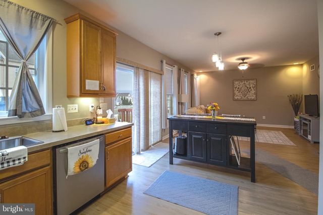 104 E STRATHMORE WAY E, Martinsburg, WV 25403