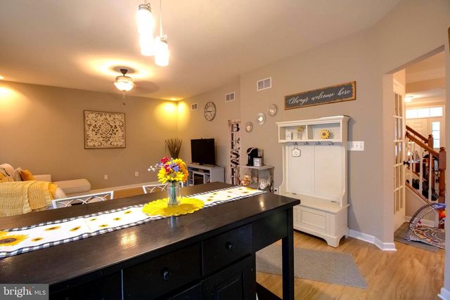 104 E STRATHMORE WAY E, Martinsburg, WV 25403