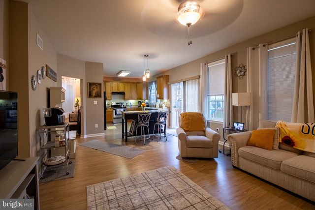 104 E STRATHMORE WAY E, Martinsburg, WV 25403
