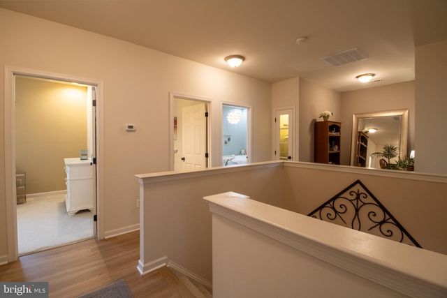 104 E STRATHMORE WAY E, Martinsburg, WV 25403