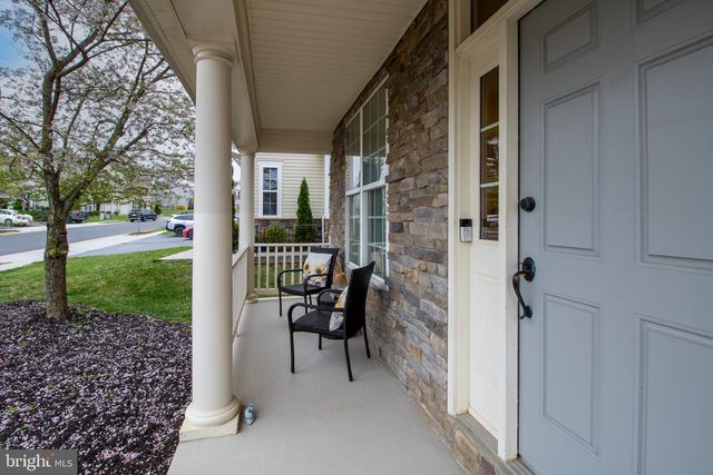 104 E STRATHMORE WAY E, Martinsburg, WV 25403