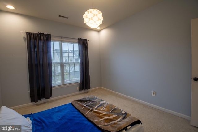 104 E STRATHMORE WAY E, Martinsburg, WV 25403