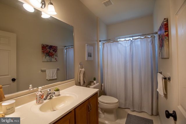 104 E STRATHMORE WAY E, Martinsburg, WV 25403