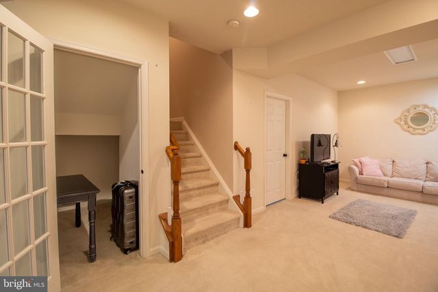 104 E STRATHMORE WAY E, Martinsburg, WV 25403