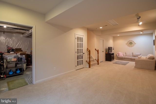 104 E STRATHMORE WAY E, Martinsburg, WV 25403