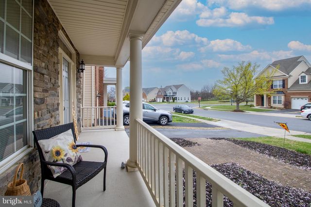 104 E STRATHMORE WAY E, Martinsburg, WV 25403