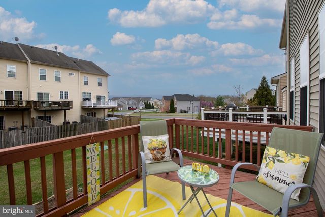 104 E STRATHMORE WAY E, Martinsburg, WV 25403