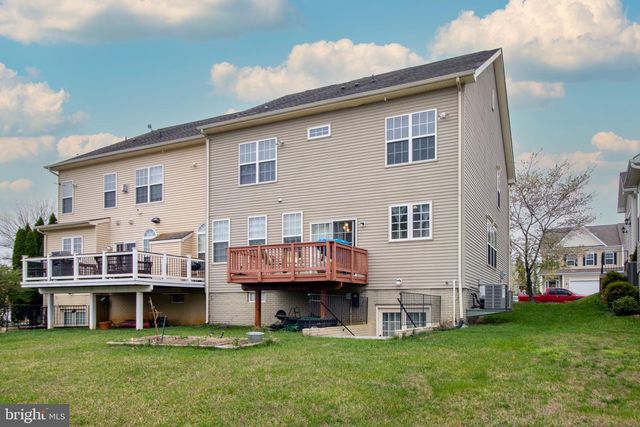 104 E STRATHMORE WAY E, Martinsburg, WV 25403