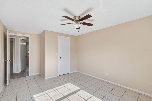 8804 BRIAR HOLLOW COURT, Tampa, FL 33634