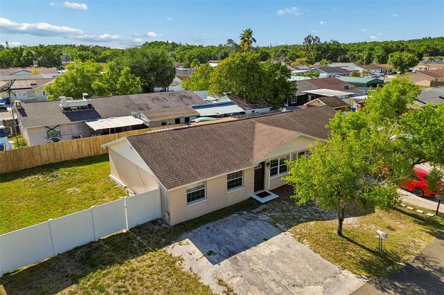 8804 BRIAR HOLLOW COURT, Tampa, FL 33634