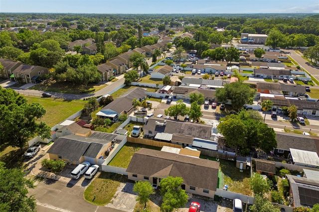 8804 BRIAR HOLLOW COURT, Tampa, FL 33634