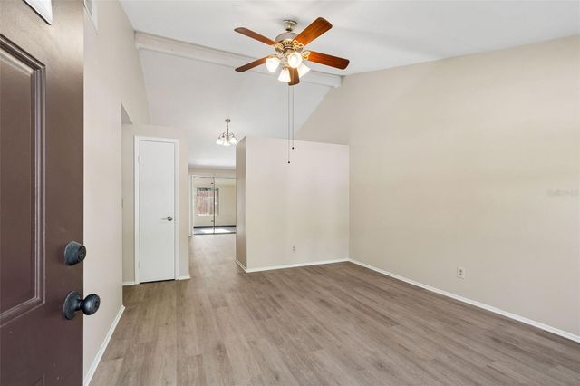 8804 BRIAR HOLLOW COURT, Tampa, FL 33634