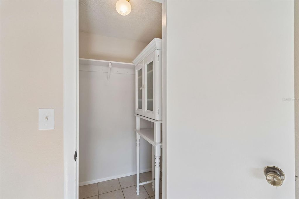 Image 16 of property listing at 8804 BRIAR HOLLOW COURT, Tampa, FL 33634