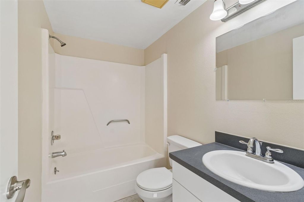 Image 17 of property listing at 8804 BRIAR HOLLOW COURT, Tampa, FL 33634