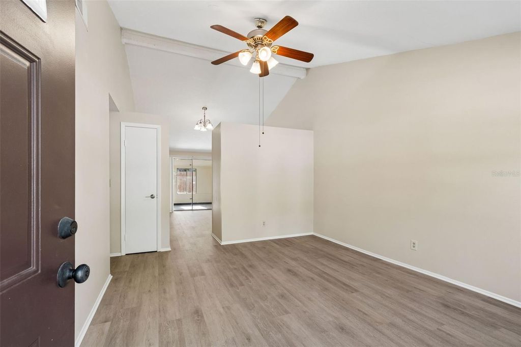 Image 4 of property listing at 8804 BRIAR HOLLOW COURT, Tampa, FL 33634