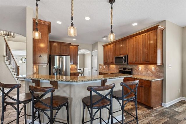 2213 Welbeck LN, Virginia Beach, VA 23456
