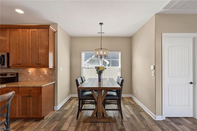 2213 Welbeck LN, Virginia Beach, VA 23456