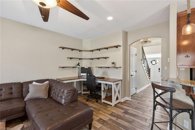 2213 Welbeck LN, Virginia Beach, VA 23456
