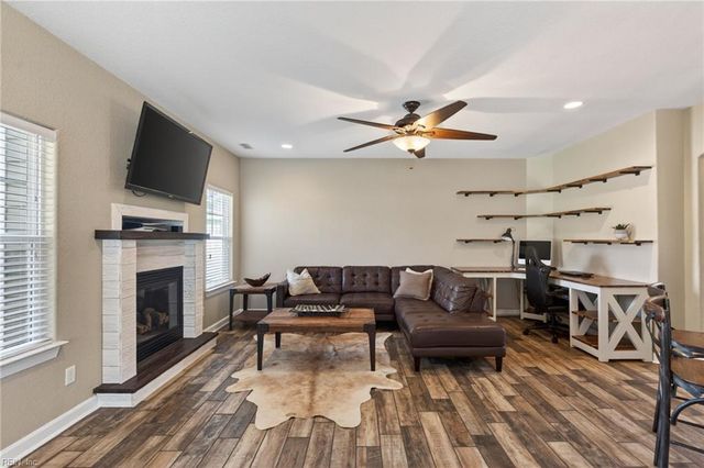 2213 Welbeck LN, Virginia Beach, VA 23456