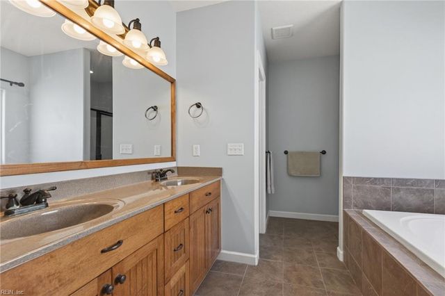 2213 Welbeck LN, Virginia Beach, VA 23456