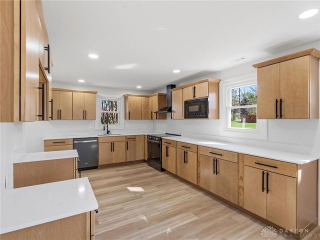 801 Southford Avenue, Dayton, OH 45429