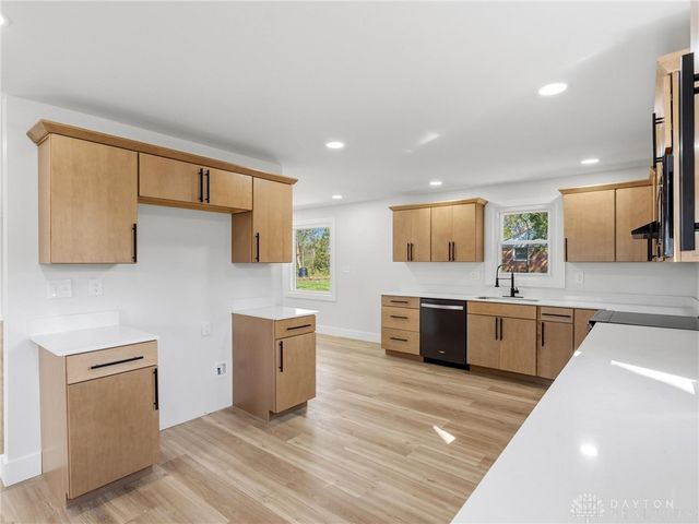 801 Southford Avenue, Dayton, OH 45429