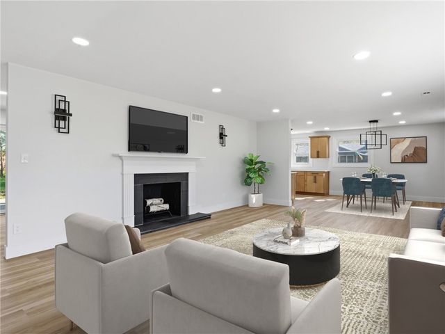 801 Southford Avenue, Dayton, OH 45429