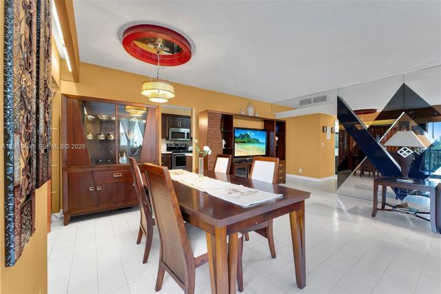 3800 Hillcrest Dr 412, Hollywood, FL 33021