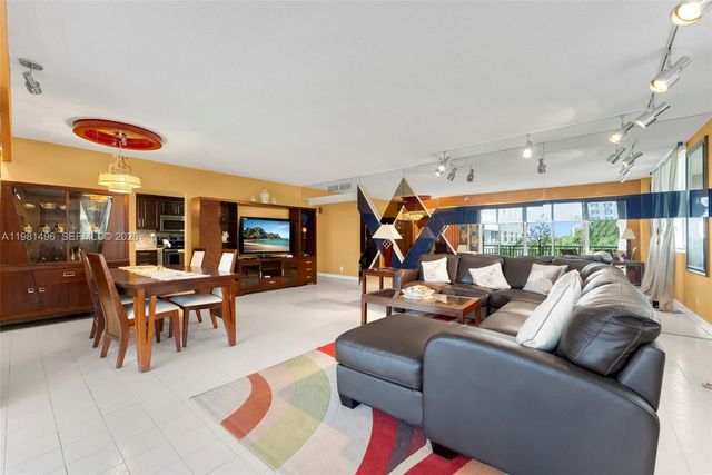 3800 Hillcrest Dr 412, Hollywood, FL 33021