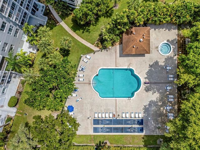 3800 Hillcrest Dr 412, Hollywood, FL 33021