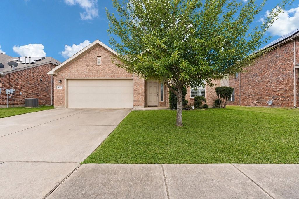 620 Swift Current Drive, Crowley, TX 76036