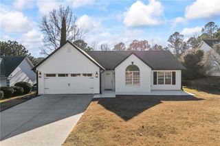 367 Ayelsbury Court, Sugar Hill, GA 30518