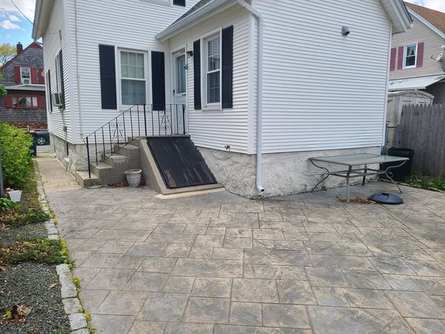 114 Rounds St, New Bedford, MA 02740