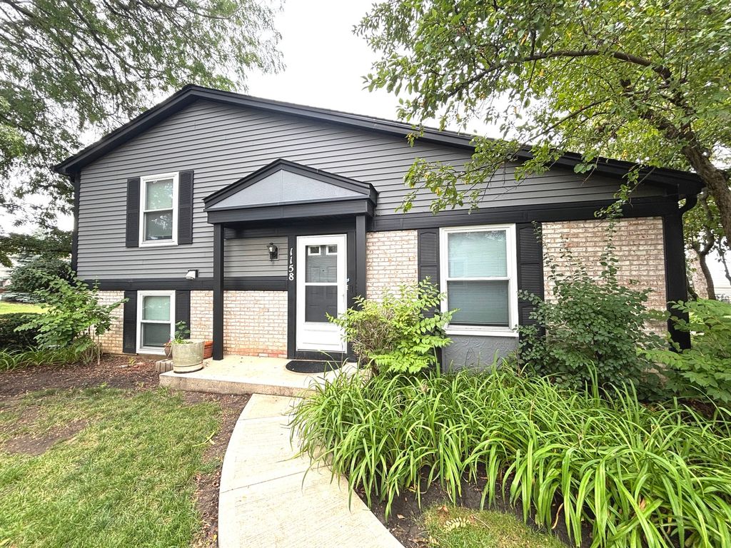 1158 Inverrary Lane 1158, Deerfield, IL 60015