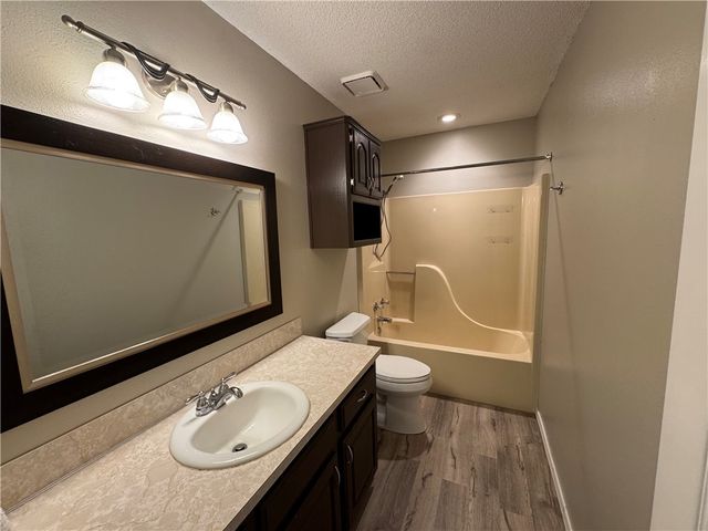 9400 Darlington Circle, Fort Smith, AR 72908