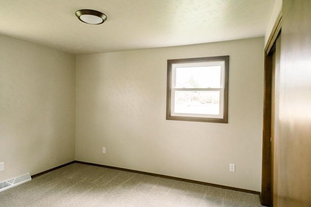 2564 LANDLER STREET, Green Bay, WI 54313