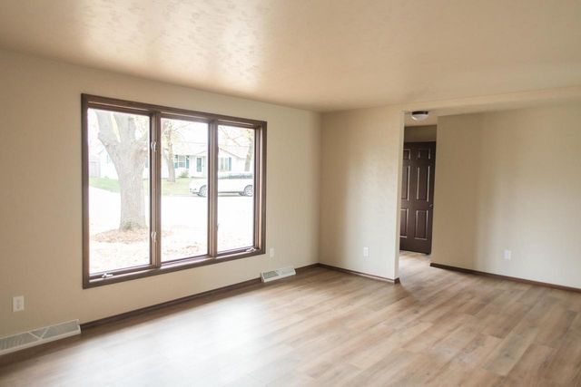 2564 LANDLER STREET, Green Bay, WI 54313