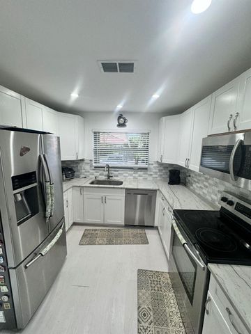 6298 Walk Circle, Boca Raton, FL 33433