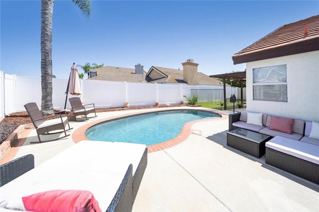 31593 Calle Los Padres, Temecula, CA 92592