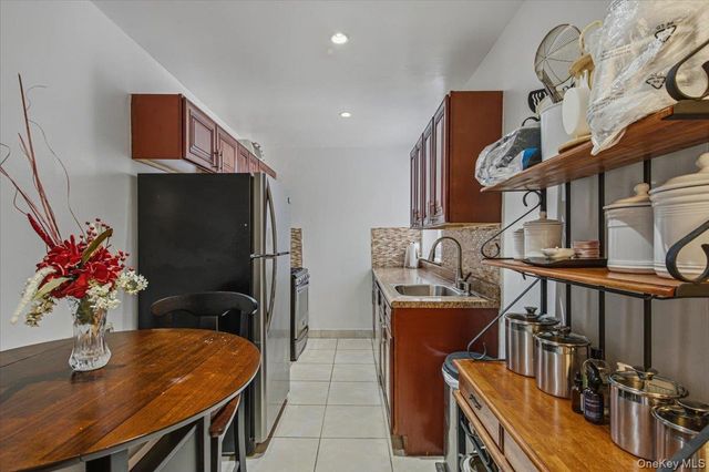 2107 Wallace Ave Wallace 6A, Bronx, NY 10462