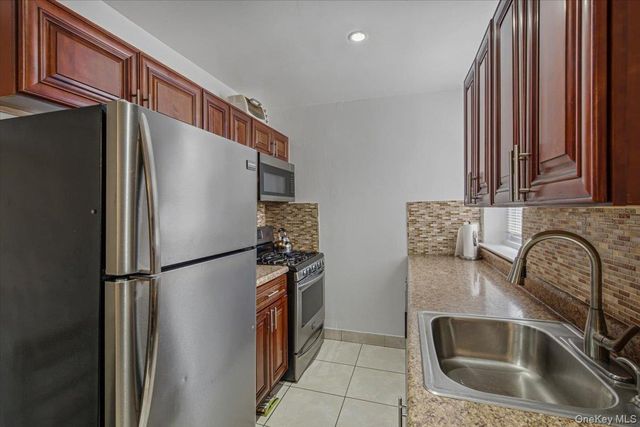 2107 Wallace Ave Wallace 6A, Bronx, NY 10462