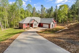 3381 Peninsula Pointe Drive NW, Valdese, NC 28690
