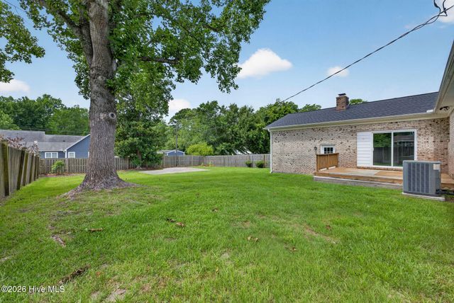110 Scottsdale Drive, Wilmington, NC 28411