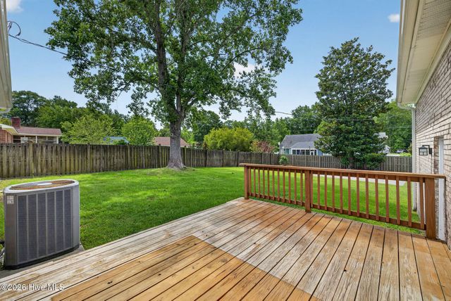 110 Scottsdale Drive, Wilmington, NC 28411