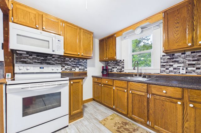 568 Berkley St, Berkley, MA 02779