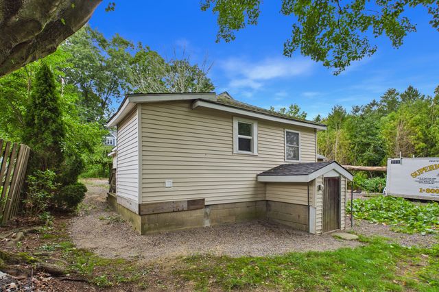 568 Berkley St, Berkley, MA 02779