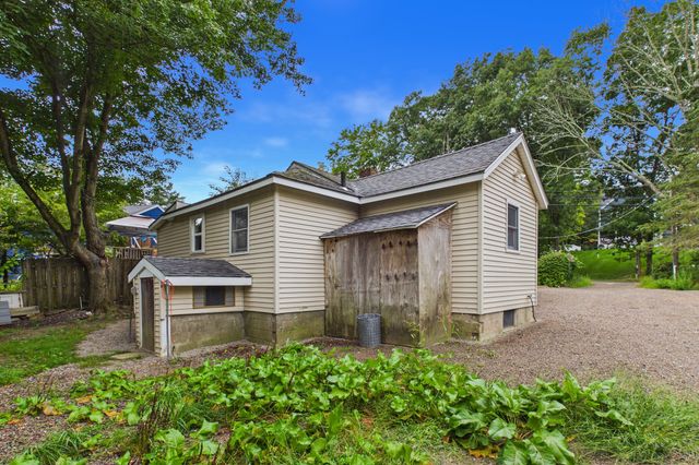 568 Berkley St, Berkley, MA 02779