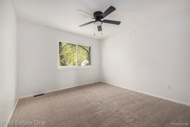 4910 Chipman Drive, Waterford, MI 48327