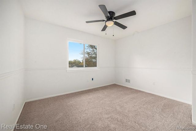 4910 Chipman Drive, Waterford, MI 48327