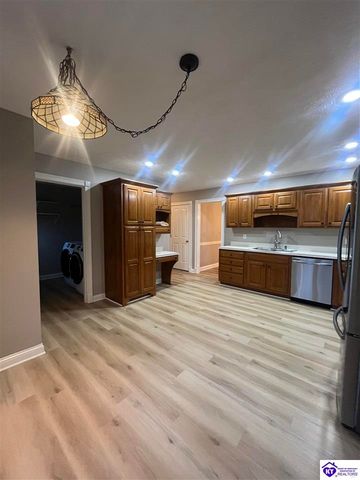 368 Woodsbend Drive, Elizabethtown, KY 42701